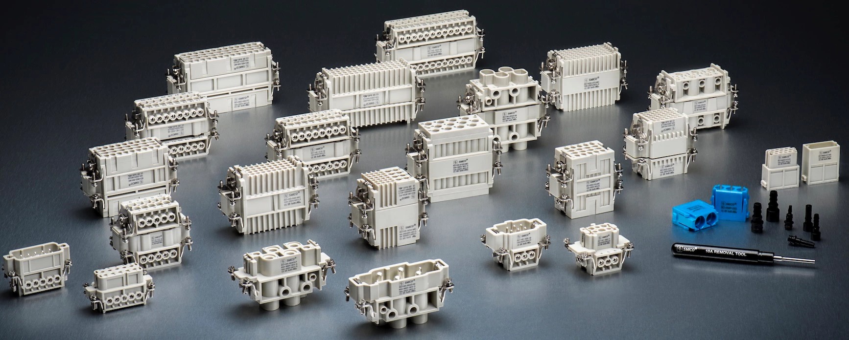 ทำการเชื่อมต่อเป็นเรื่องง่าย ด้วย Multipole connector